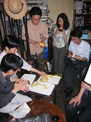 �g���e�B�[��