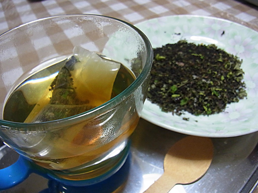 フクラスズメフン茶